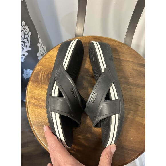 Women’s Crocs Sandal Black With White Stripe US Size 7 Criss Cross Slip-On Wedge - Picture 4 of 6